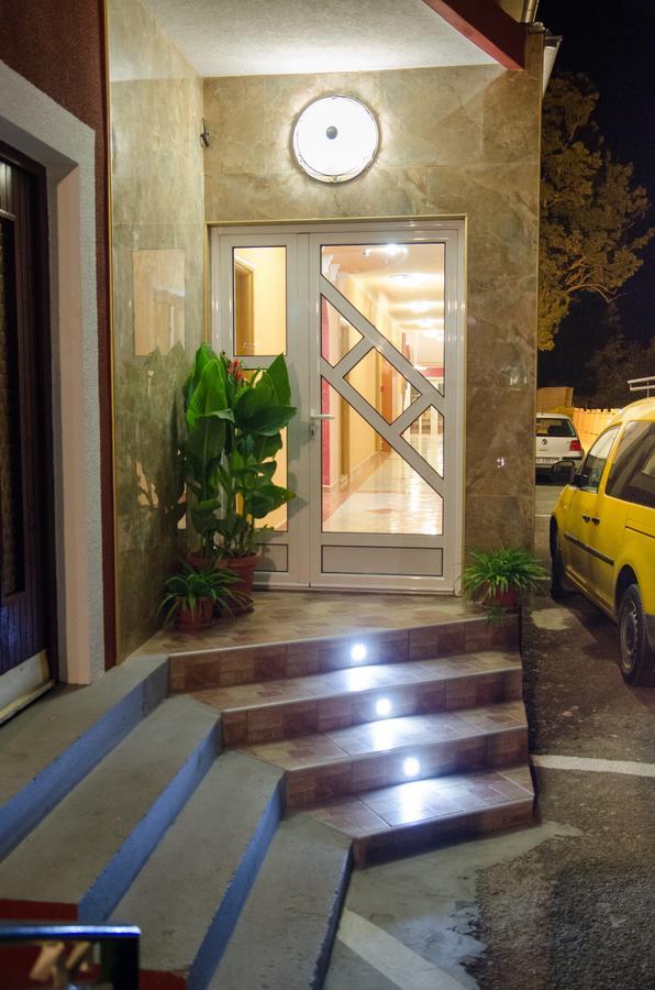 Hotel Drumski Raj Svilajnac エクステリア 写真