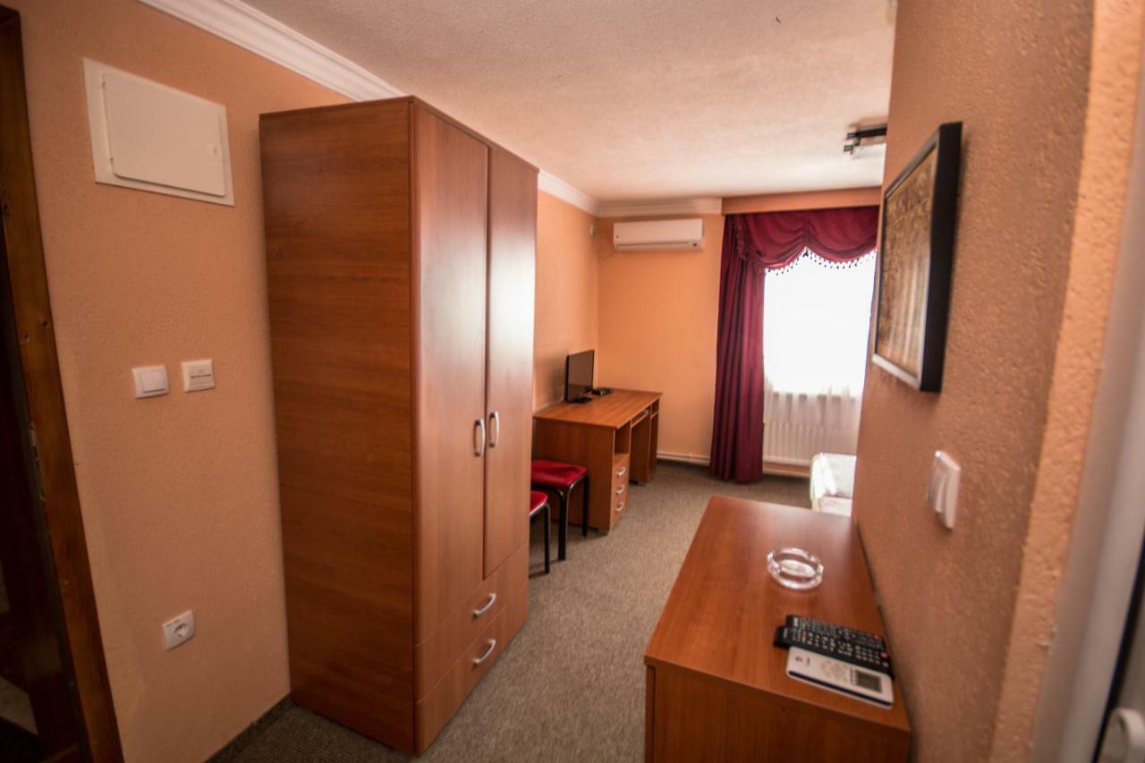 Hotel Drumski Raj Svilajnac エクステリア 写真