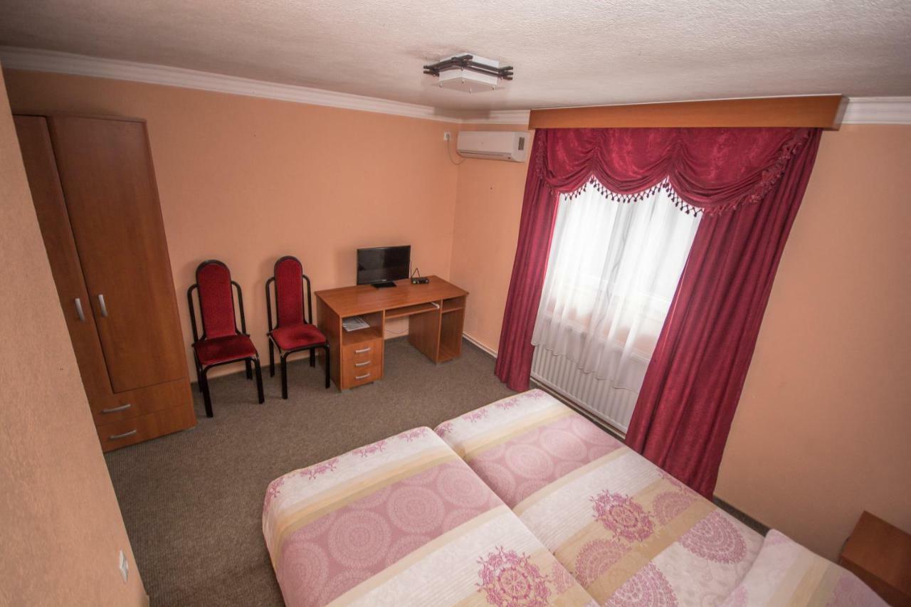 Hotel Drumski Raj Svilajnac エクステリア 写真