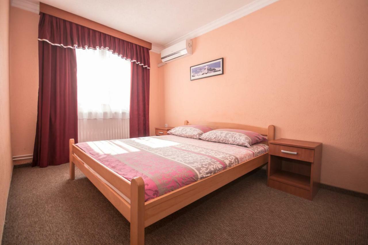 Hotel Drumski Raj Svilajnac エクステリア 写真
